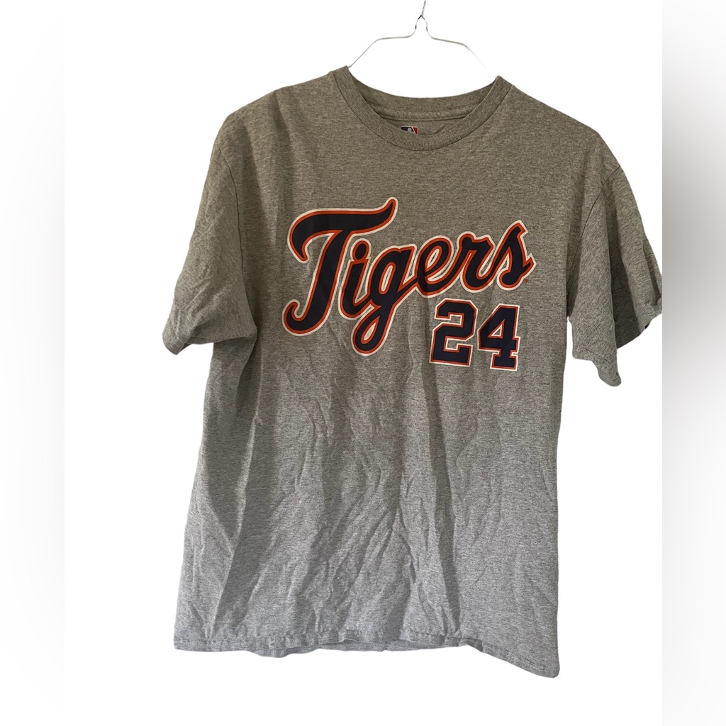Mlb Mens 24 Miguel Cabrera Tigers TShirt Size Large